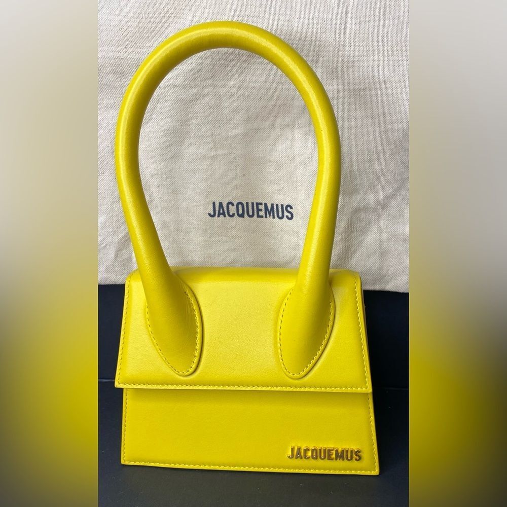 Jacquemus MEDIUM Le Chiquito Moyen. “Meet Goldie” she is bright and just right